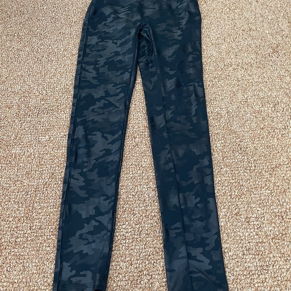 Spanx x-small petite camo legging